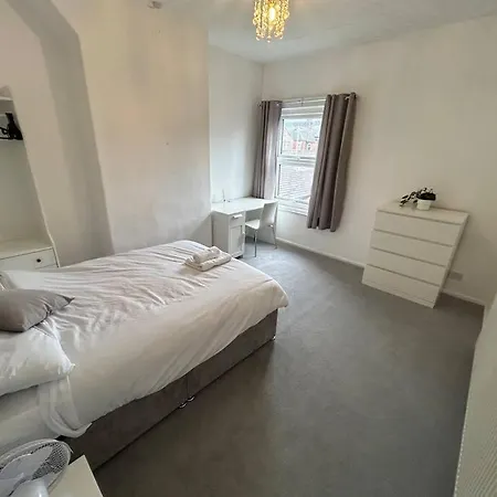 Perfect Home From Home In Stoke On Trent Etruria Exterior photo